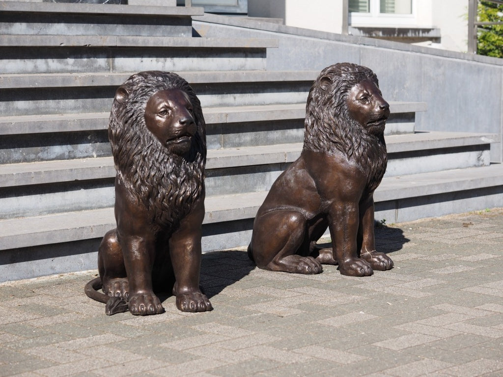 Bronzen leeuwen