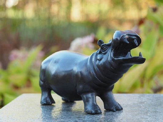 Bronzen beeld nijlpaard