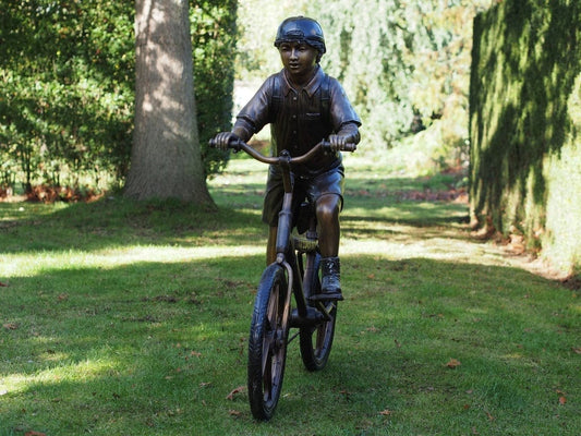 Bronzen beeld fietser