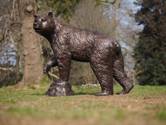 Bronzen beeld beer