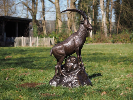 bronzen beeld geit