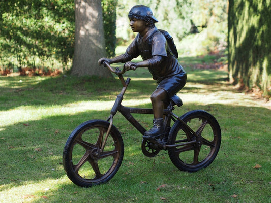 Bronzen beeld fietser