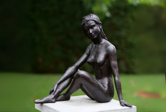 Bronzen beeld naakte vrouw