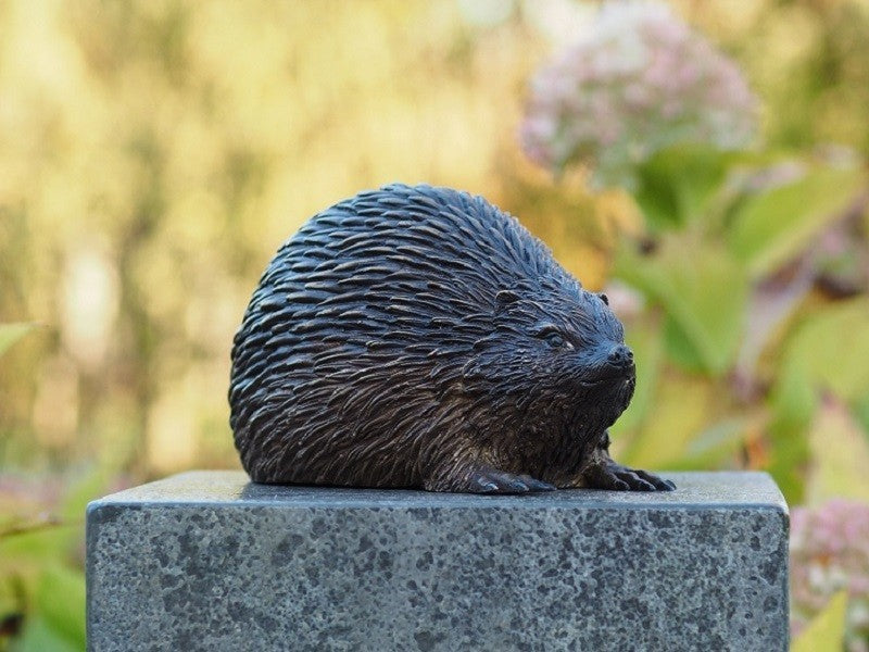 Brons beeld egel - GardenArts